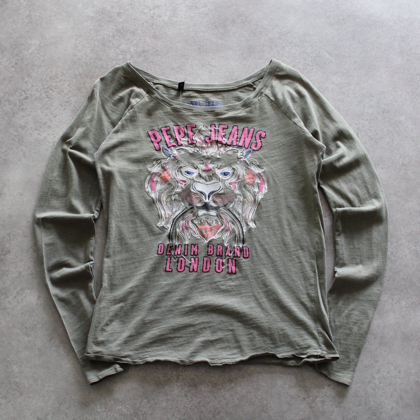 Pepe Jeans London Long Sleeve T-Shirt – Graphic Lion Print (Woman-S)