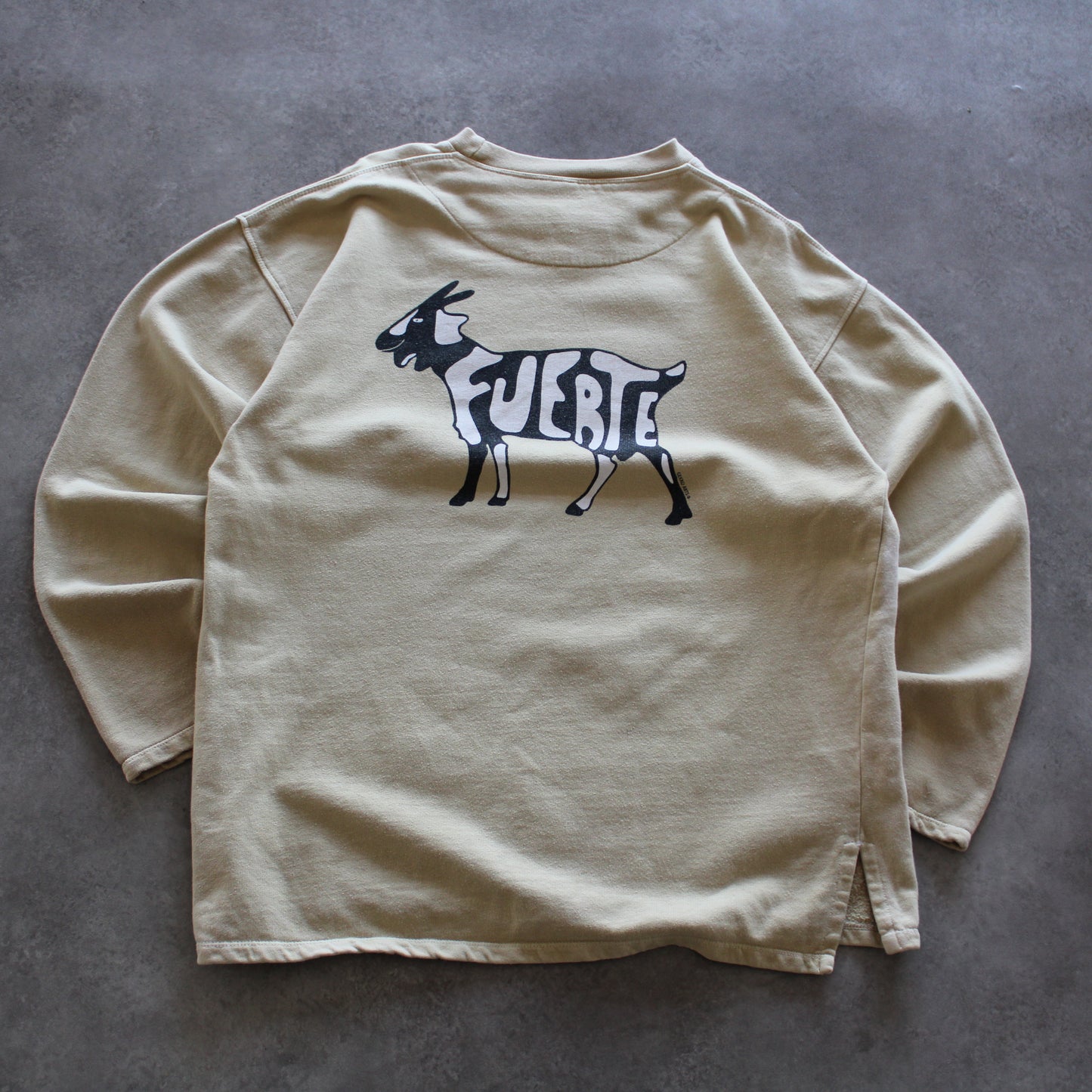 Fuerte Vintage Beige Sweatshirt – Minimal Logo & Relaxed Fit (Man-M)