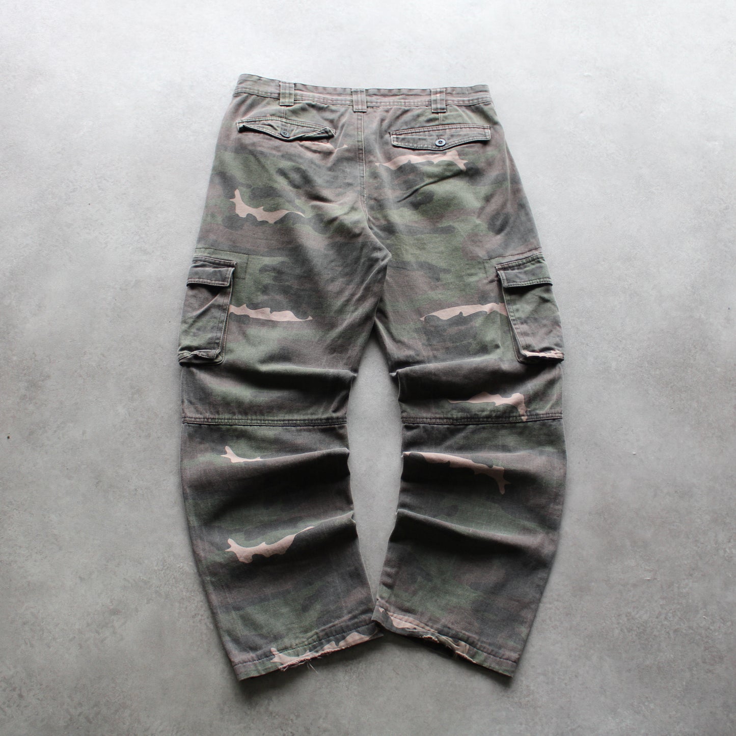 Tissaia Vintage Camouflage Cargo Pants – Military Style Utility Trousers (Man-L)