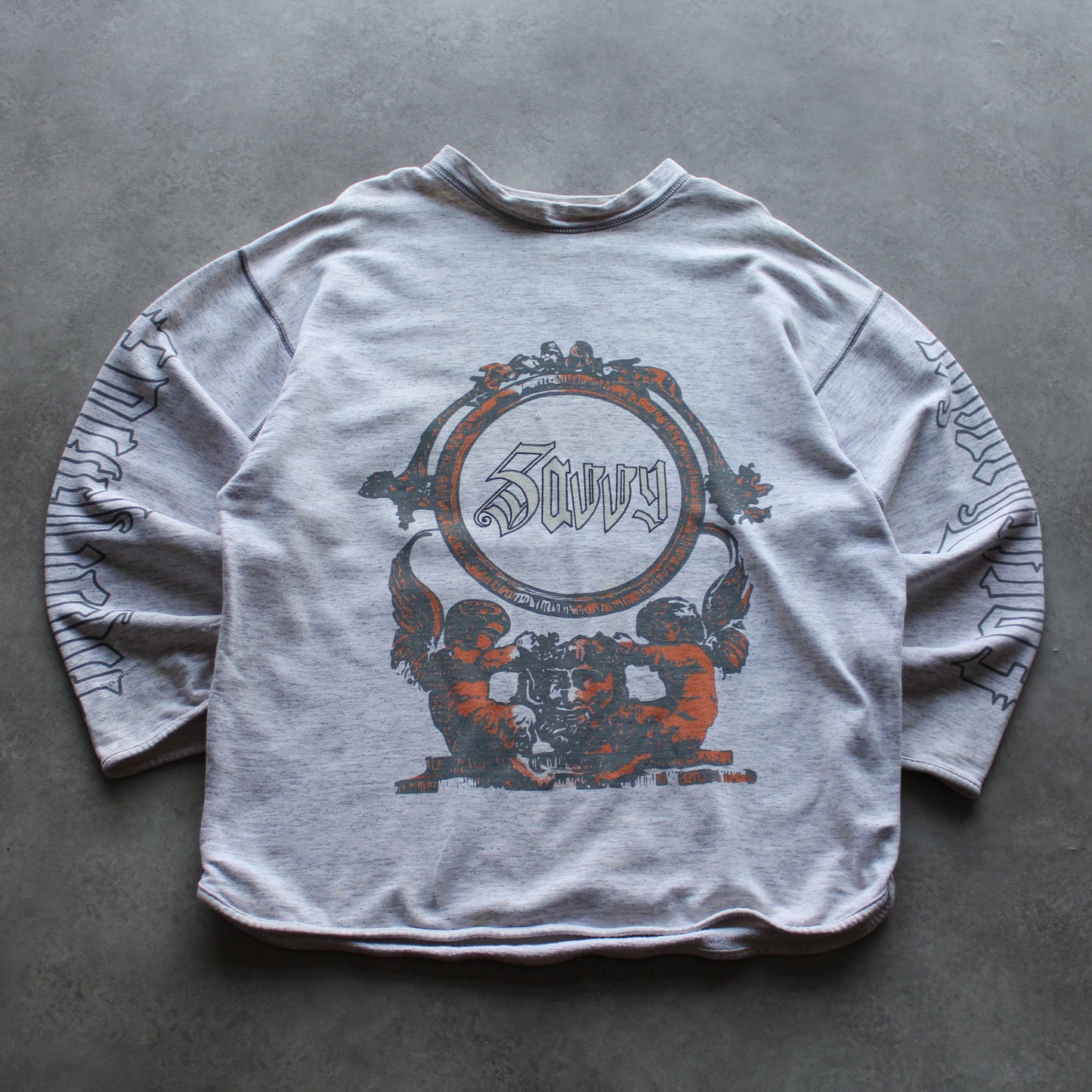 Savvy Vintage Long Sleeve – Graphic Print, Oversized Fit (Man-L, Flawed)