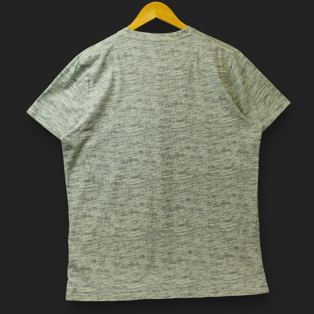 Hollister – T-Shirt mit V-Ausschnitt
