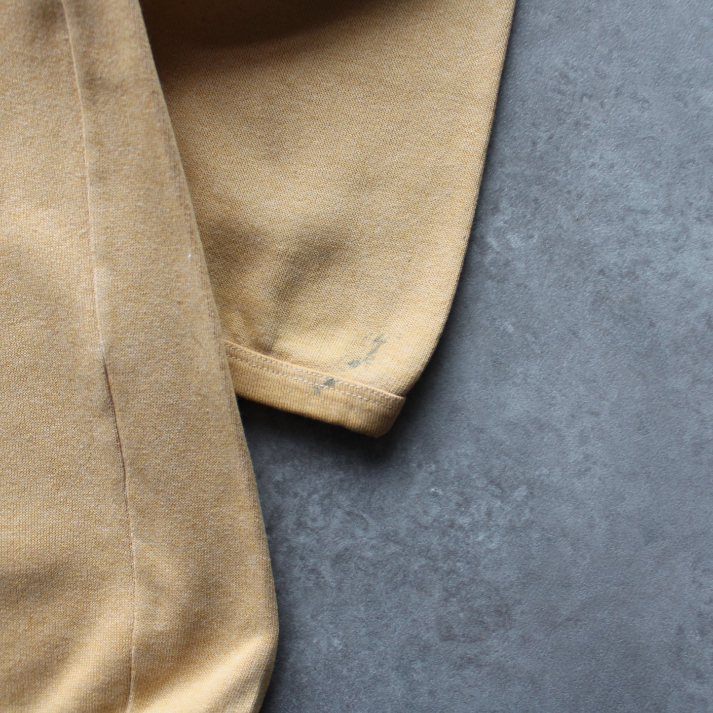 Quiksilver Vintage Sweatshirt – Beige Floral Logo (Man-XL, Flawed)