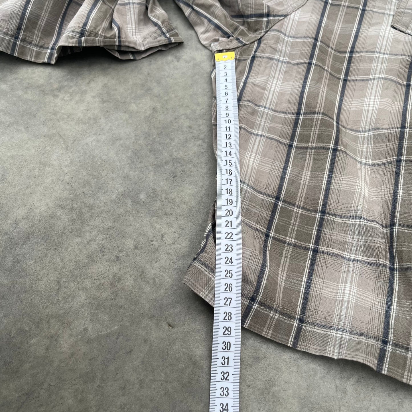 Levi's Plaid Cargo Shorts W40