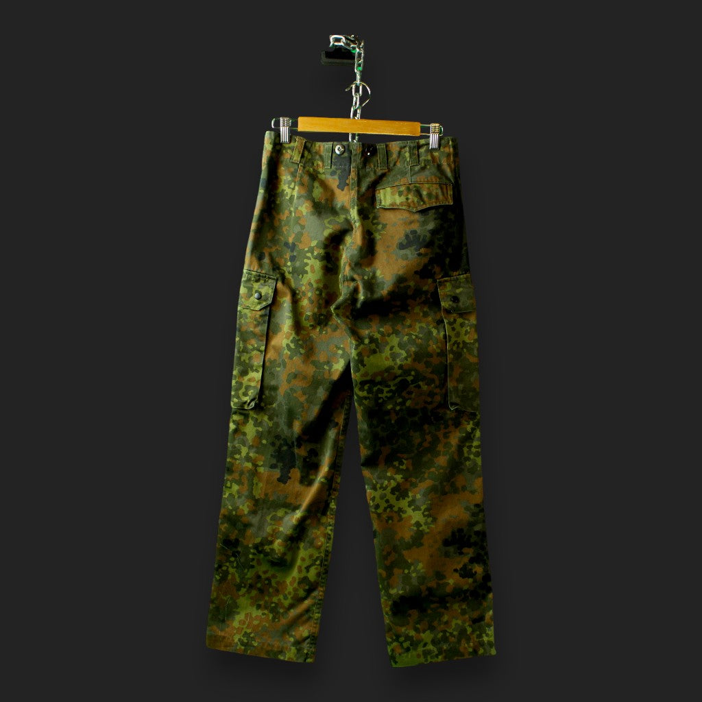 Camouflage-Cargohose (Größe 30)