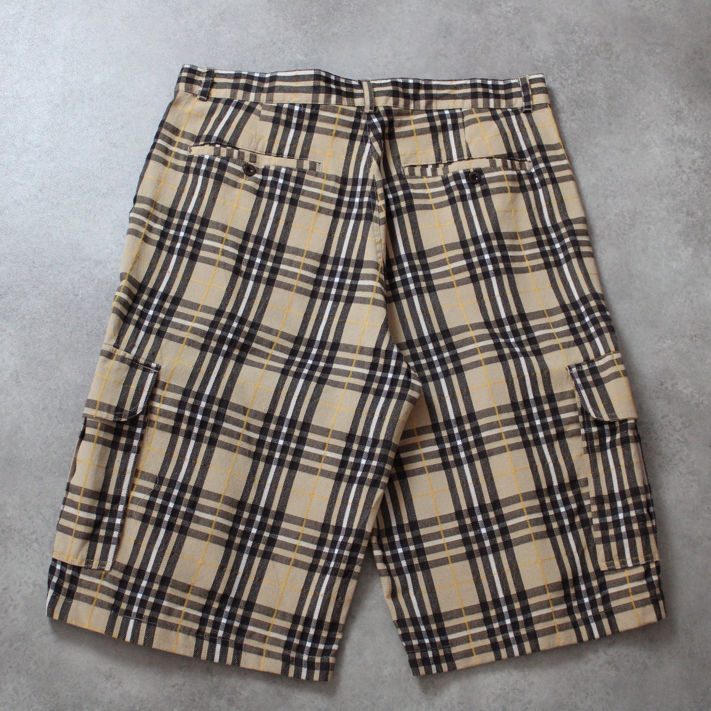 Beyond The Limit Cargo-Shorts (Größe W40)