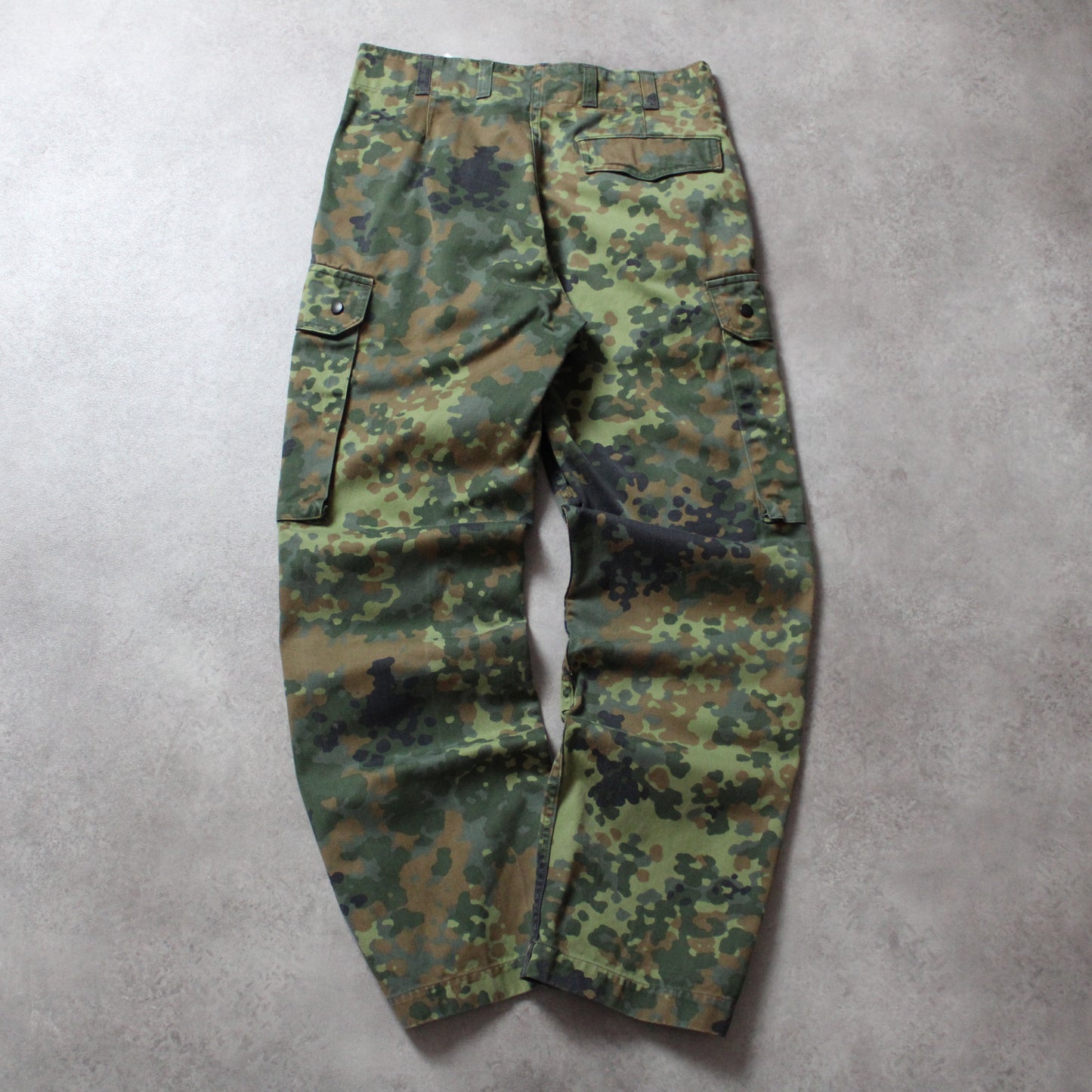 Camouflage-Cargohose (Größe W30)