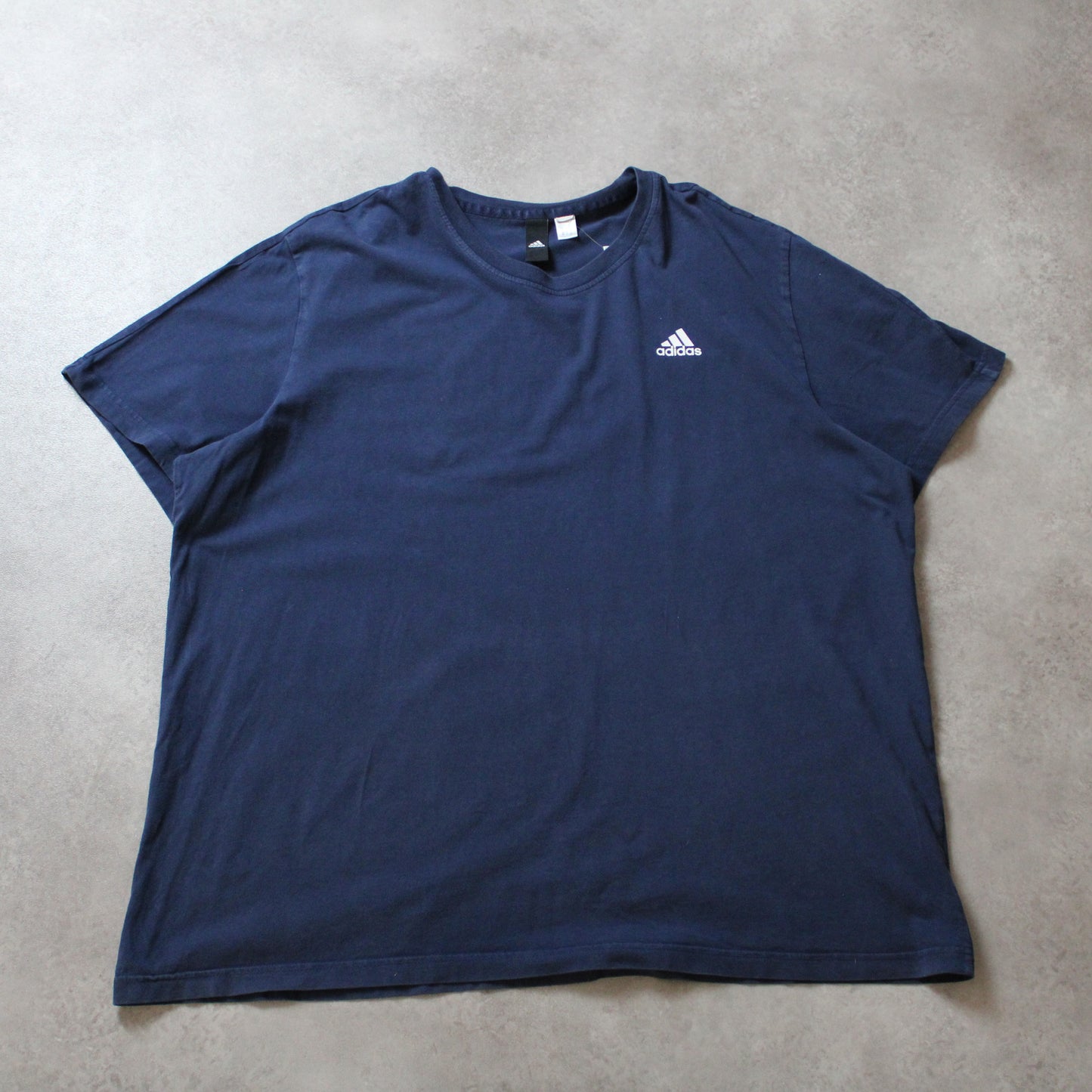 Adidas T-Shirt mit kleinem Logo (Herren, XL)