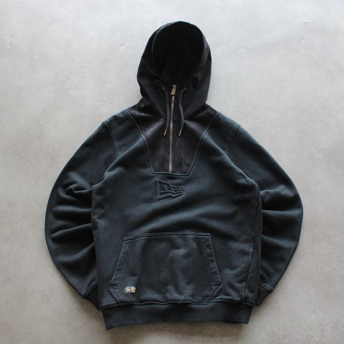 New Era 1/4 Zip Hoodie (Man - M)