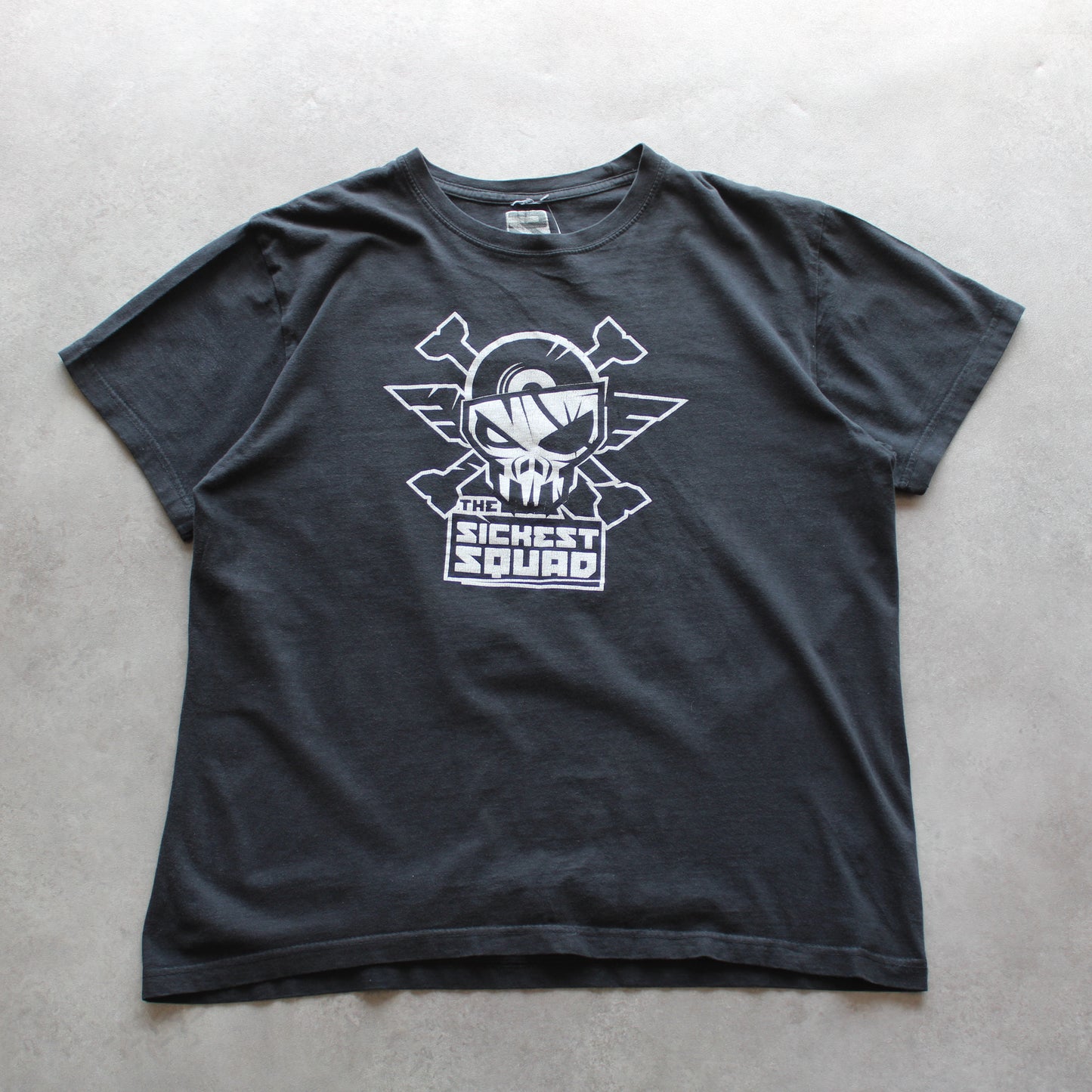 T-Shirt mit Aufdruck „The Sickest Squad“ (Herren – L)