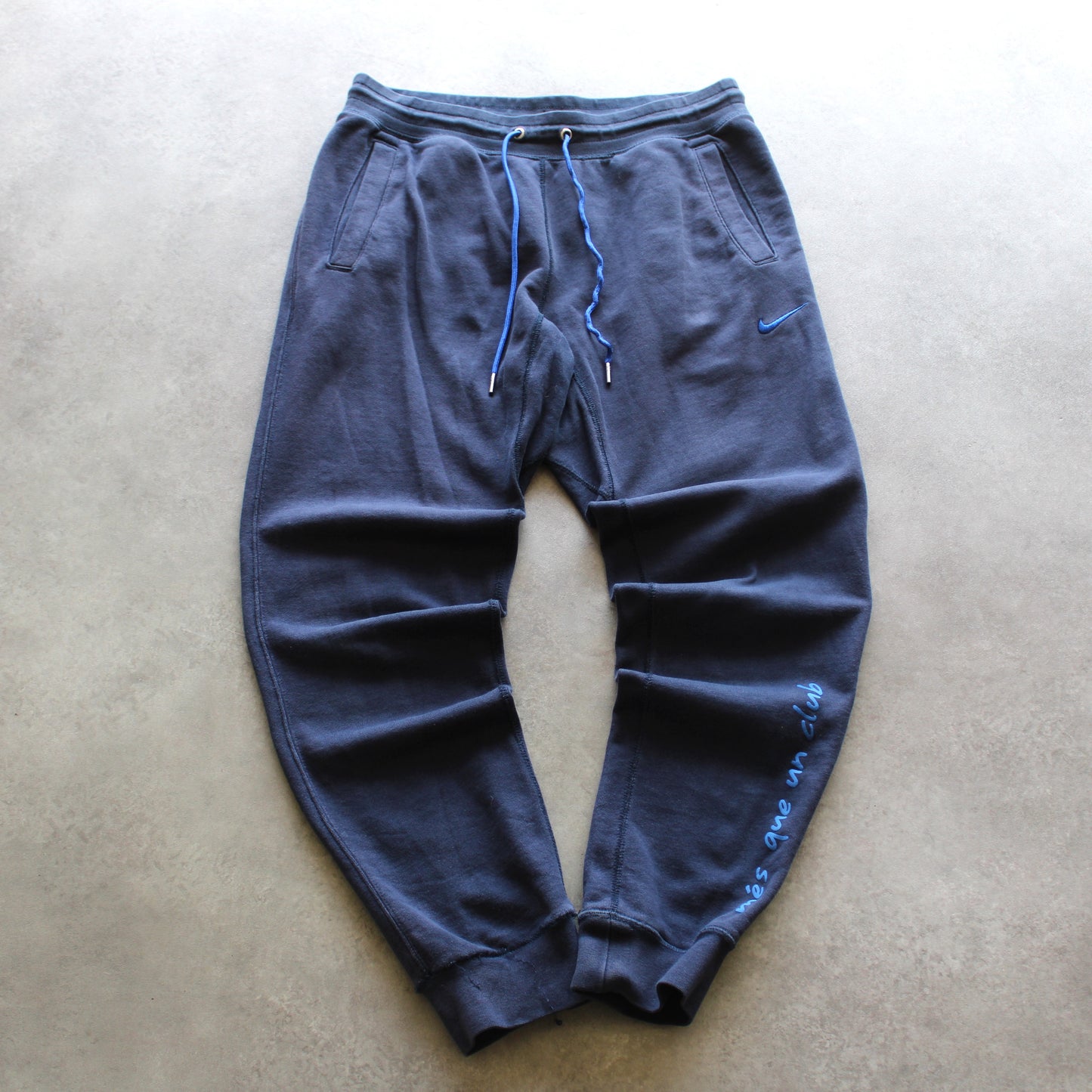 Nike Embrioed Small Logo Sweat Pants (Man-M)