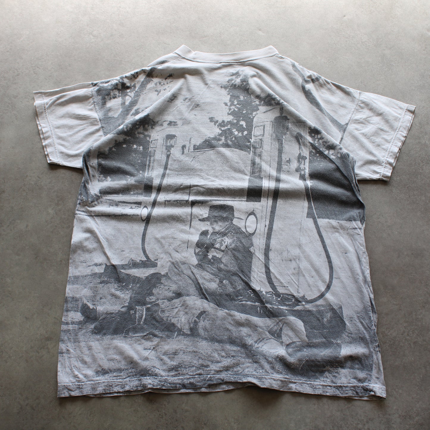 Vintage Gas Station Scene T-Shirt (Man-XXL)
