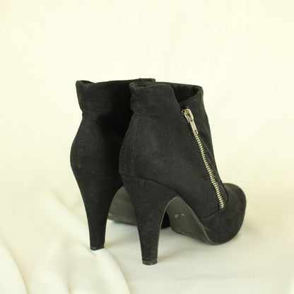 2Bizzy Ankle Boots (Size-38)