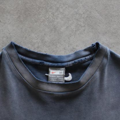 Nike Vintage Faded Black T-Shirt – Minimal Swoosh Logo (Man-M) [FLAWED]