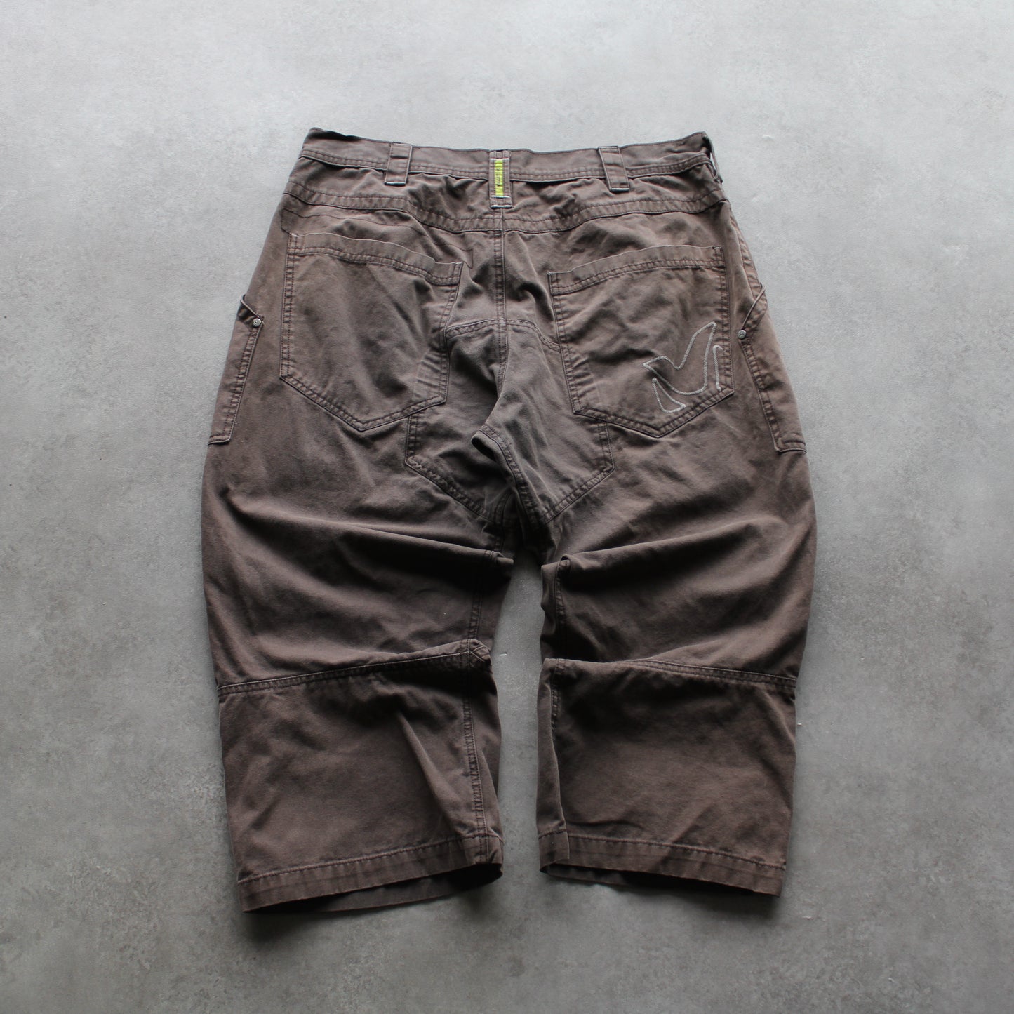 Miller Vintage Brown Cargo Shorts – Utility Pockets Workwear Style (Man-XL)