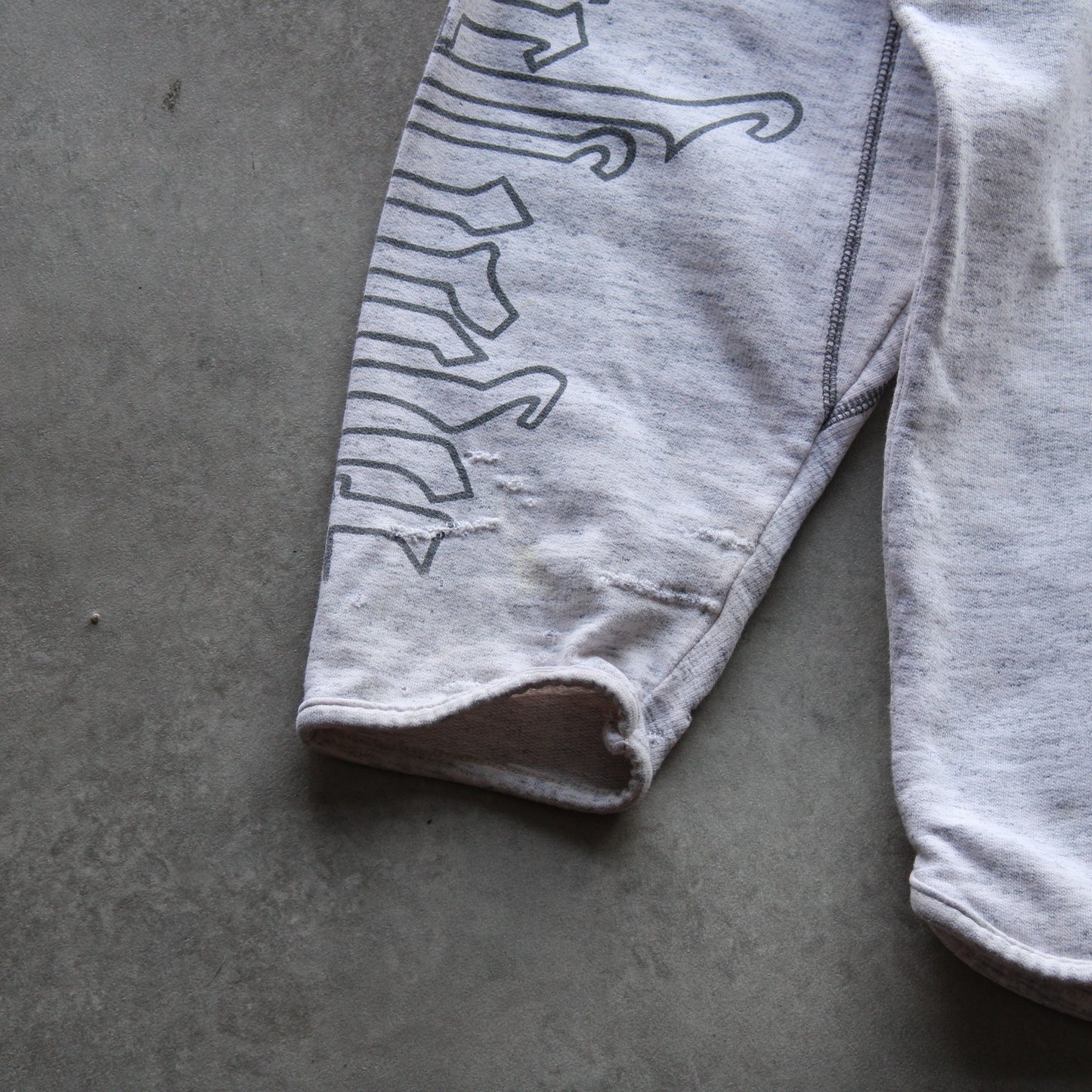 Savvy Vintage Long Sleeve – Graphic Print, Oversized Fit (Man-L, Flawed)
