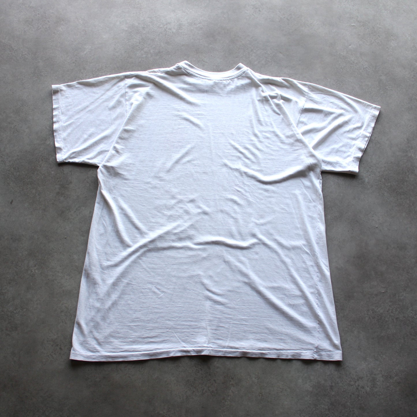 Vintage Ritz Graphic T-Shirt – White with Retro Print (Man-XL)