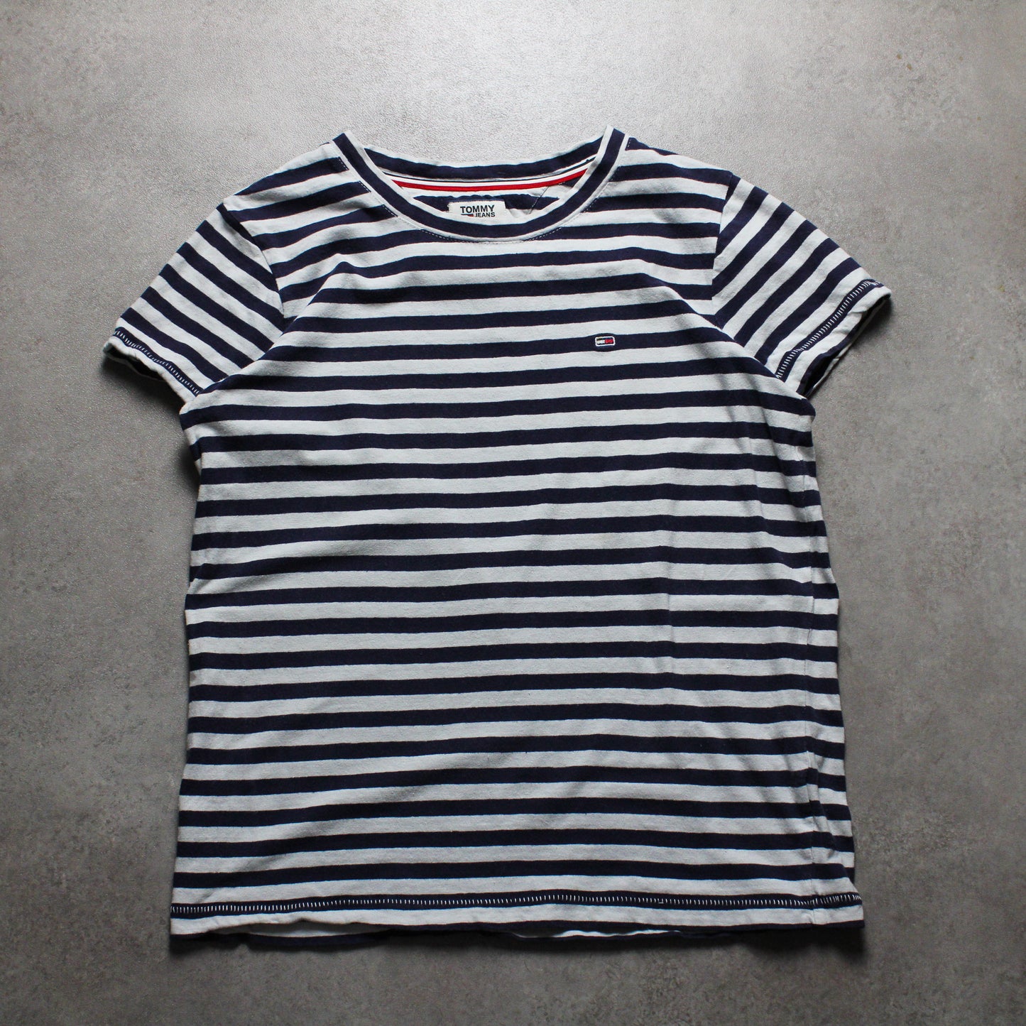 Tommy Jeans T-Shirt (Women-M) [SPOTTED]