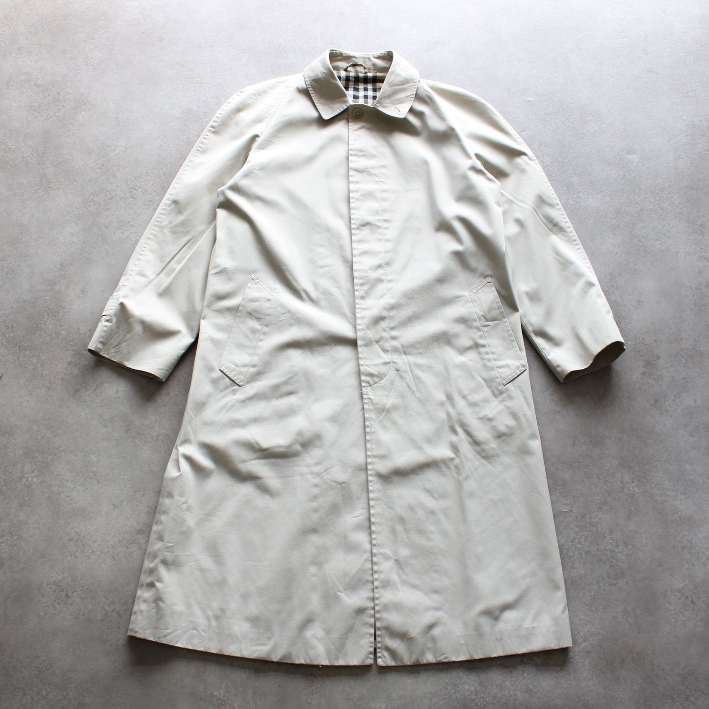 Vintage Beige Trench Coat – Classic Minimalist Design (Man-M)