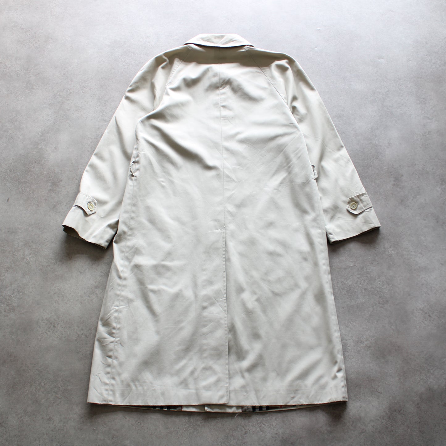 Vintage Beige Trench Coat – Classic Minimalist Design (Man-M)