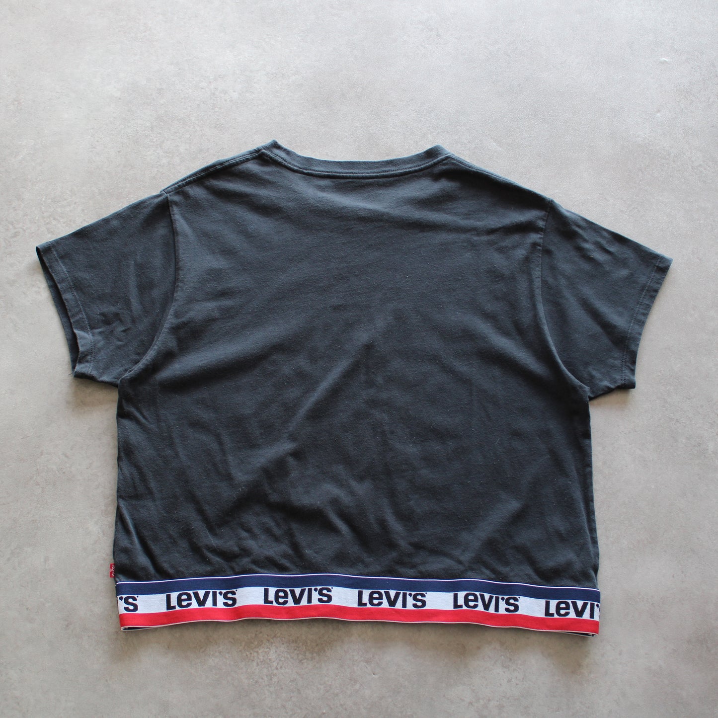 Levi’s Logo Trim Cropped Tee – Black (Woman-XS)