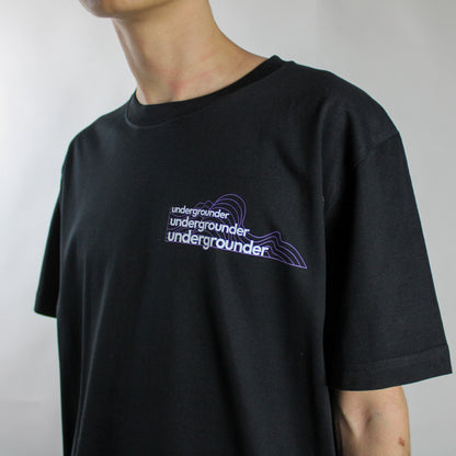Undergrounder – Schwarzes T-Shirt mit kleinem Aufdruck 
