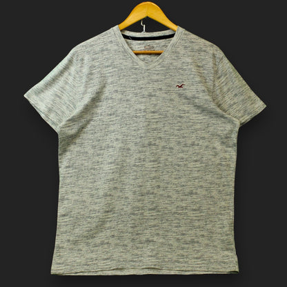 Hollister – T-Shirt mit V-Ausschnitt