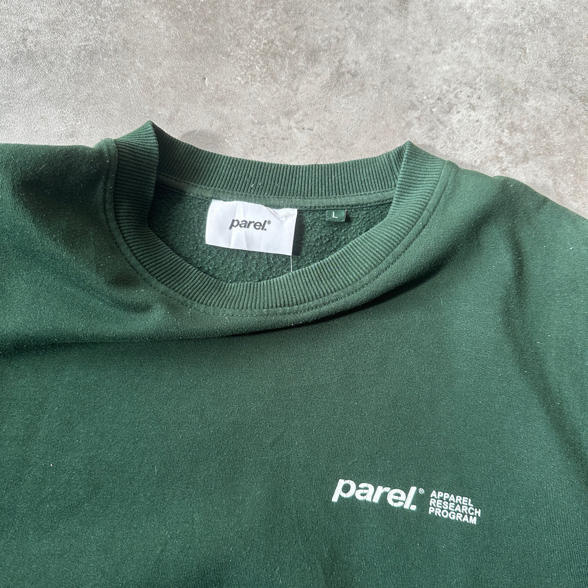 Parel Forest Green Small Chest Logo Crewneck L