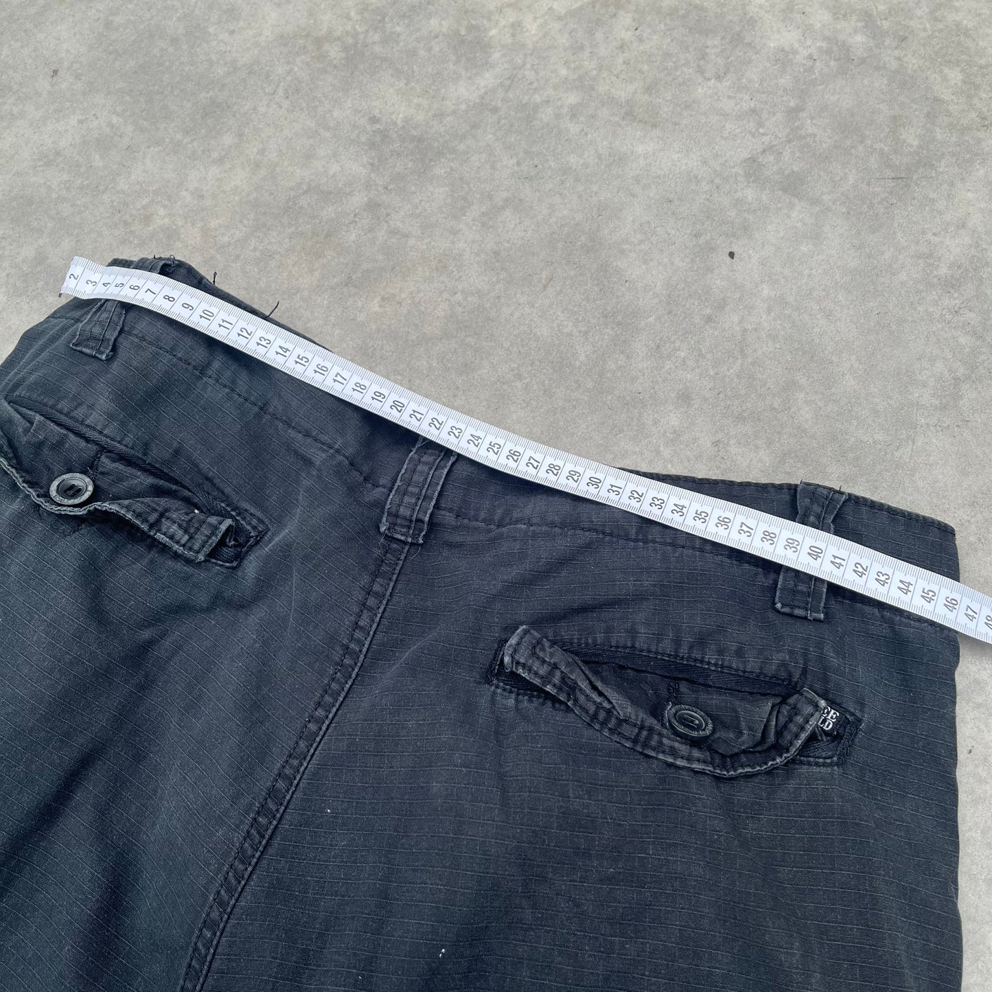 Free World Black Cargo Shorts W36