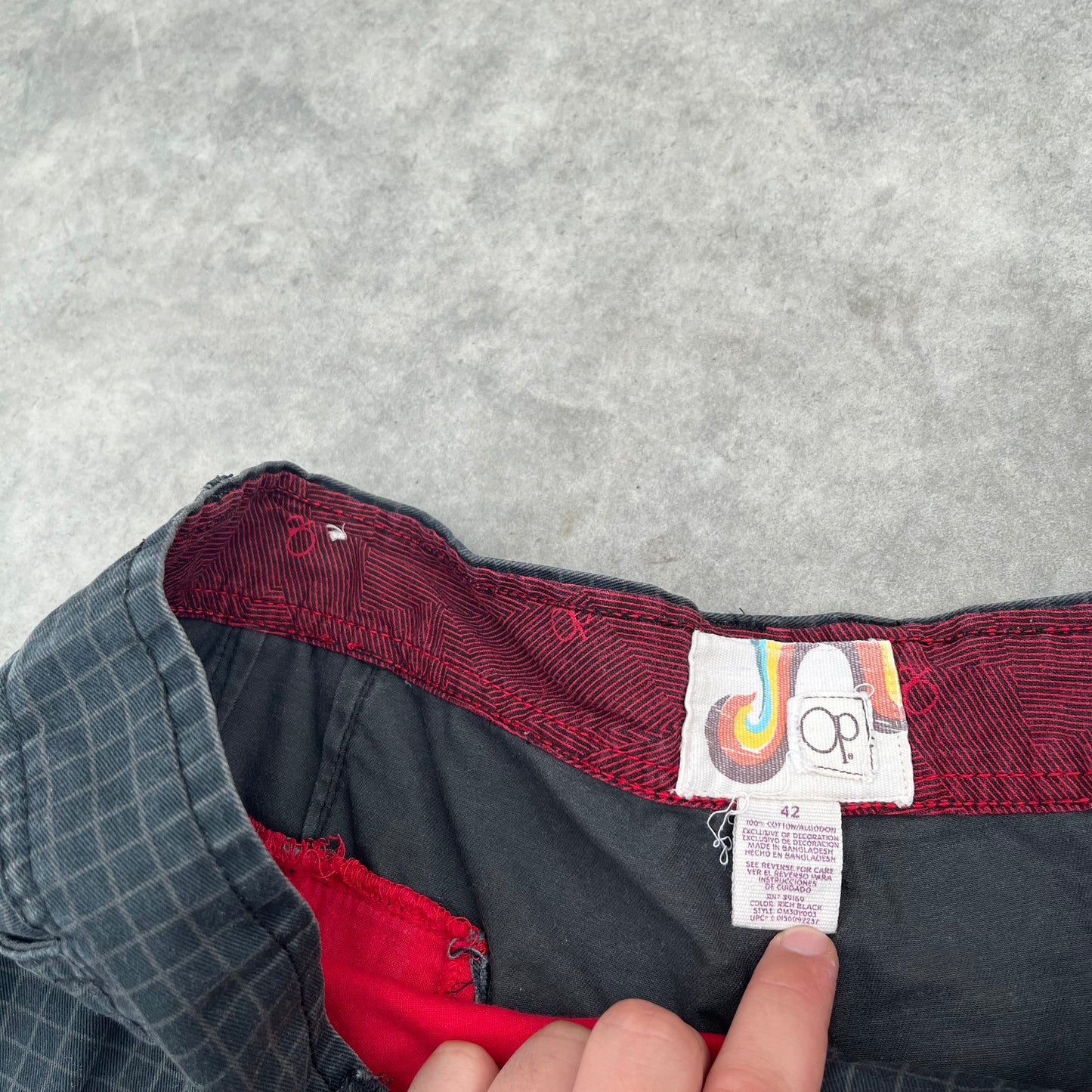 Ocean Pacific Black Check Cargo Shorts W42