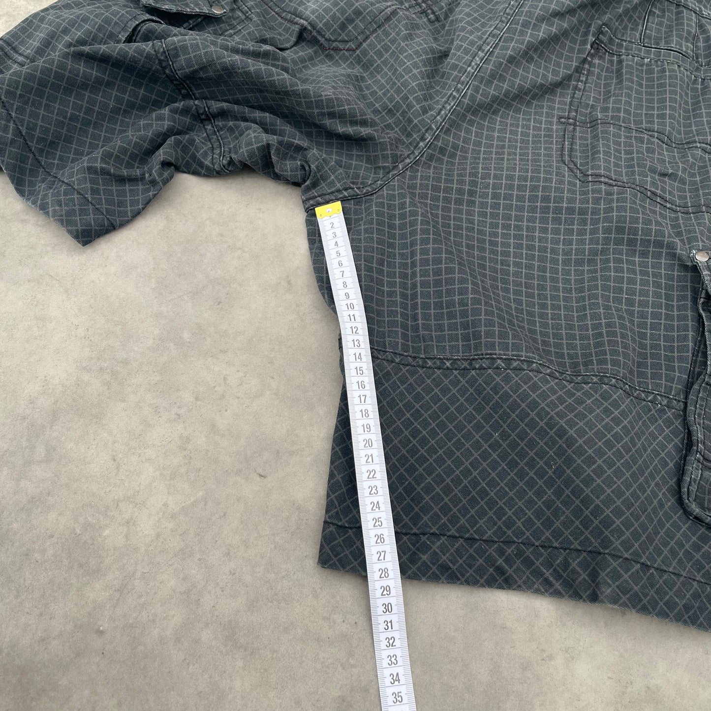 Ocean Pacific Black Check Cargo Shorts W42