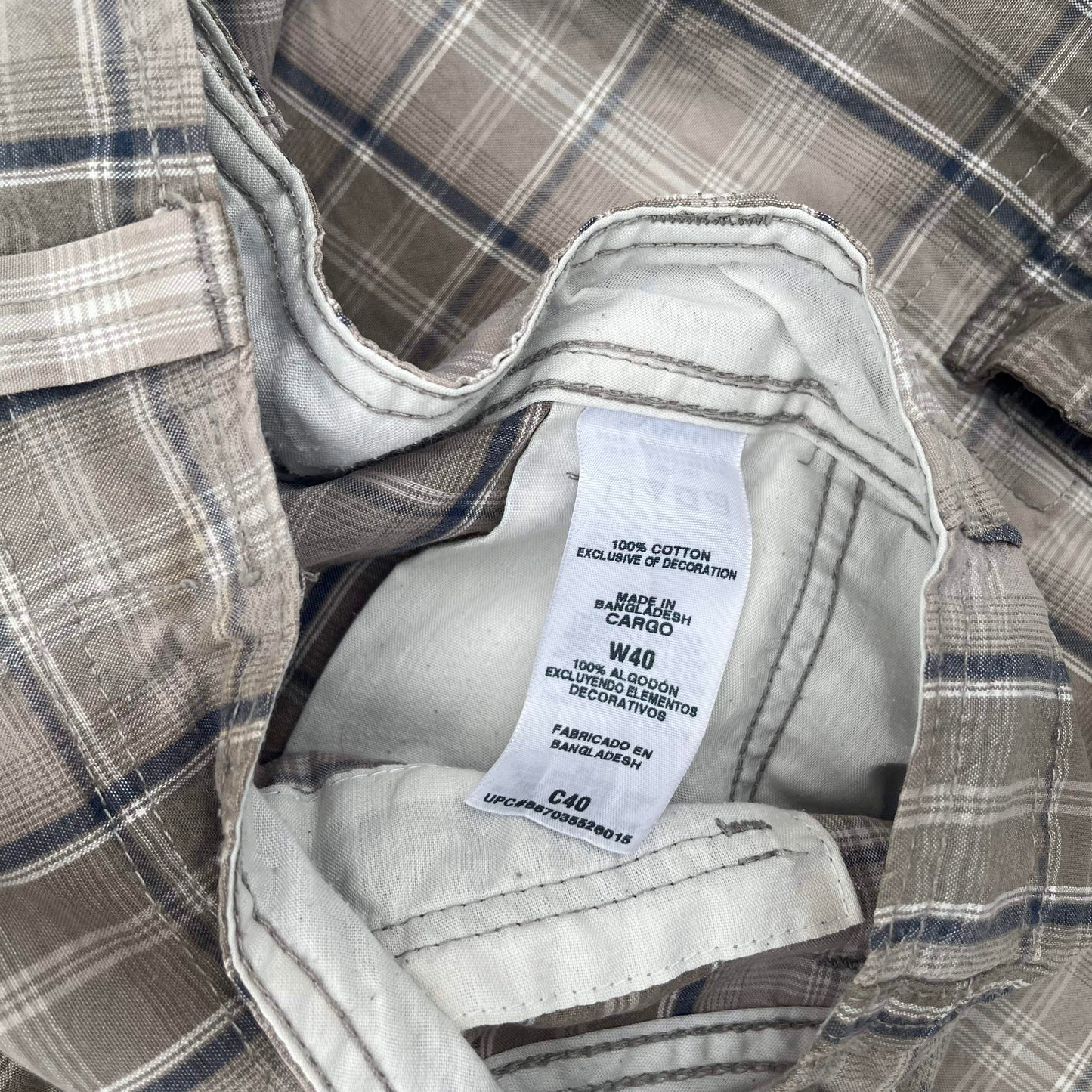 Levi's Plaid Cargo Shorts W40