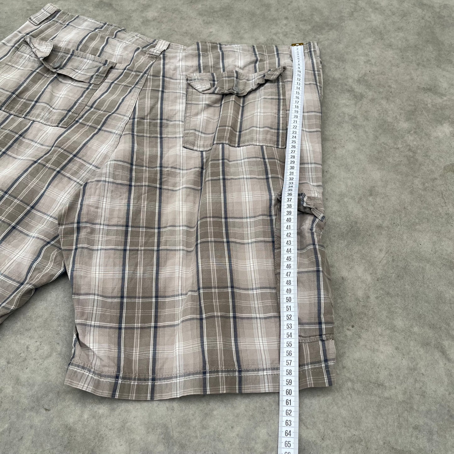 Levi's Plaid Cargo Shorts W40