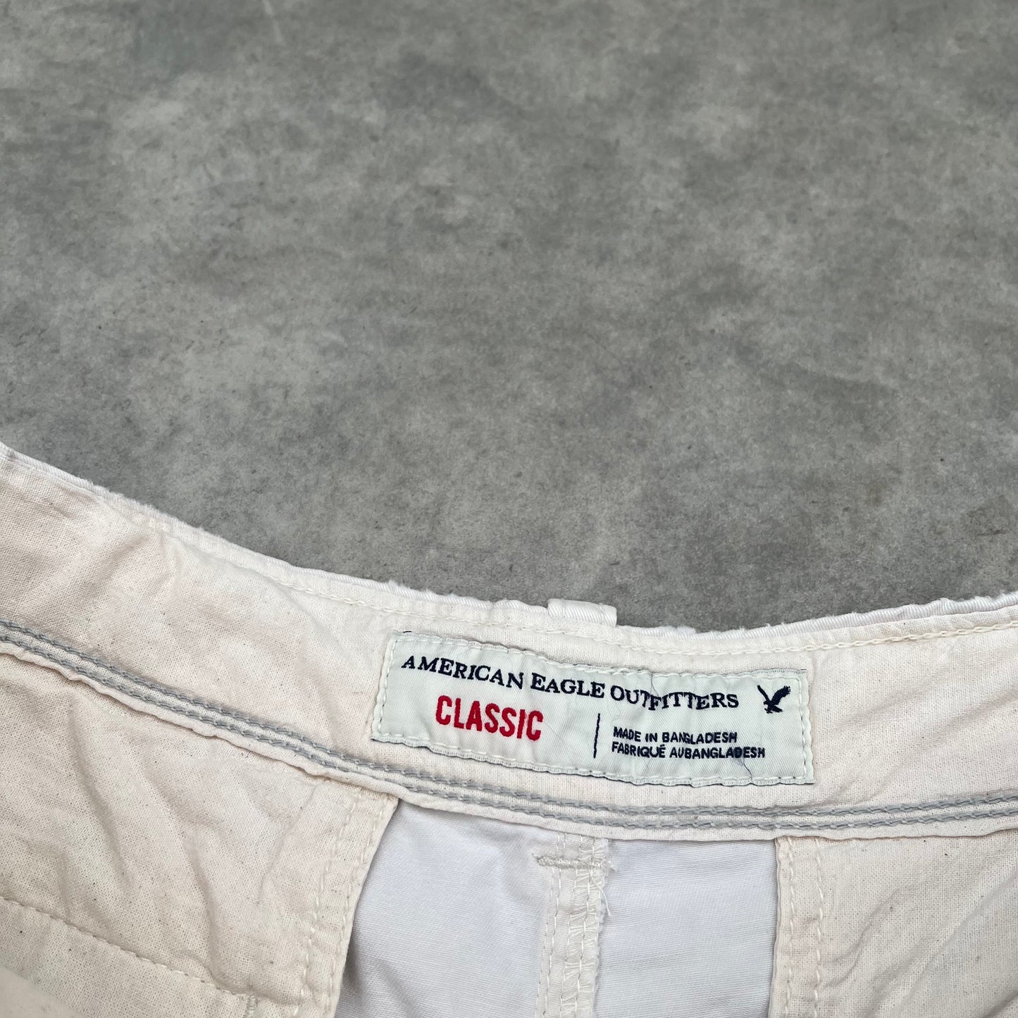 American Eagle White Striped Cargo Shorts W34