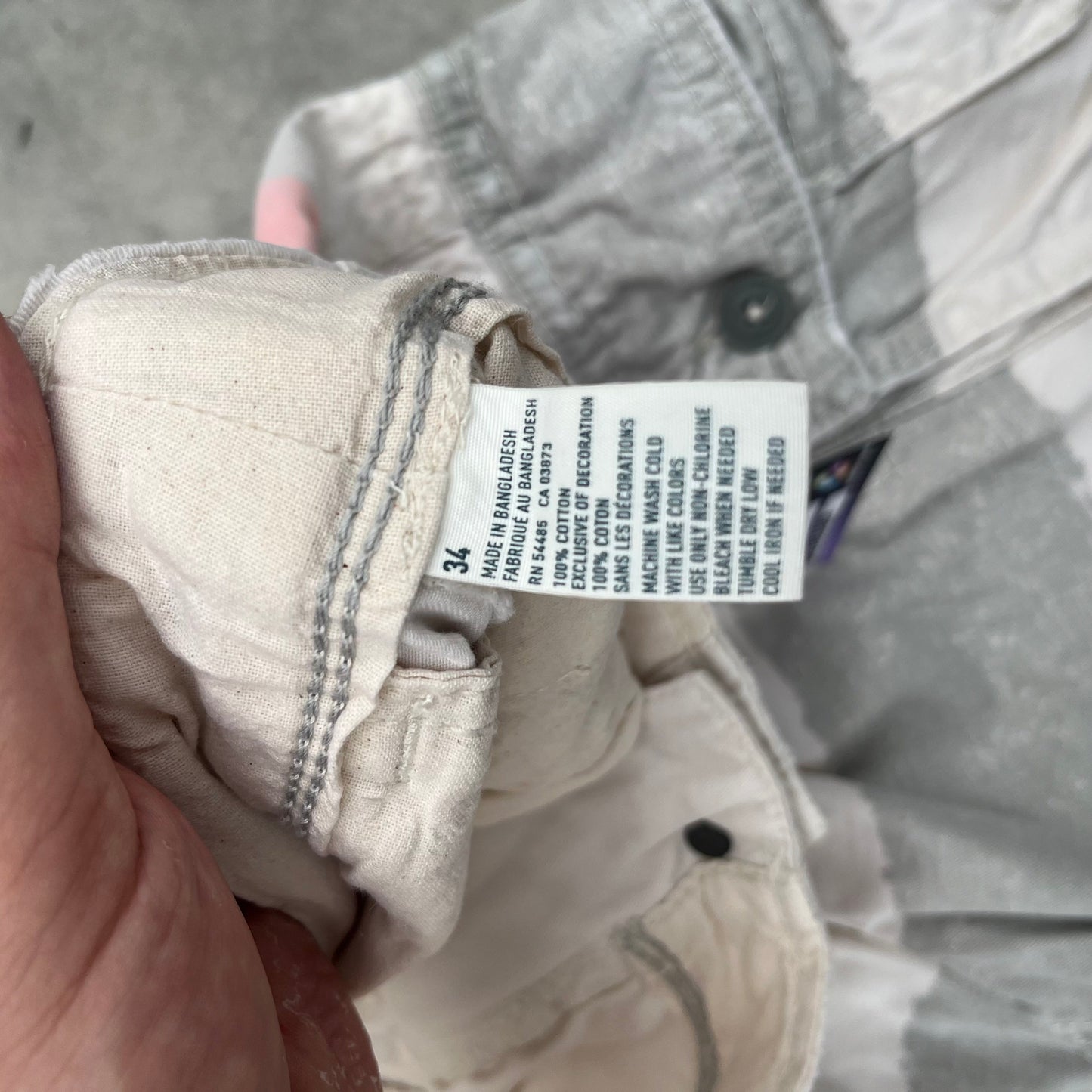 American Eagle White Striped Cargo Shorts W34