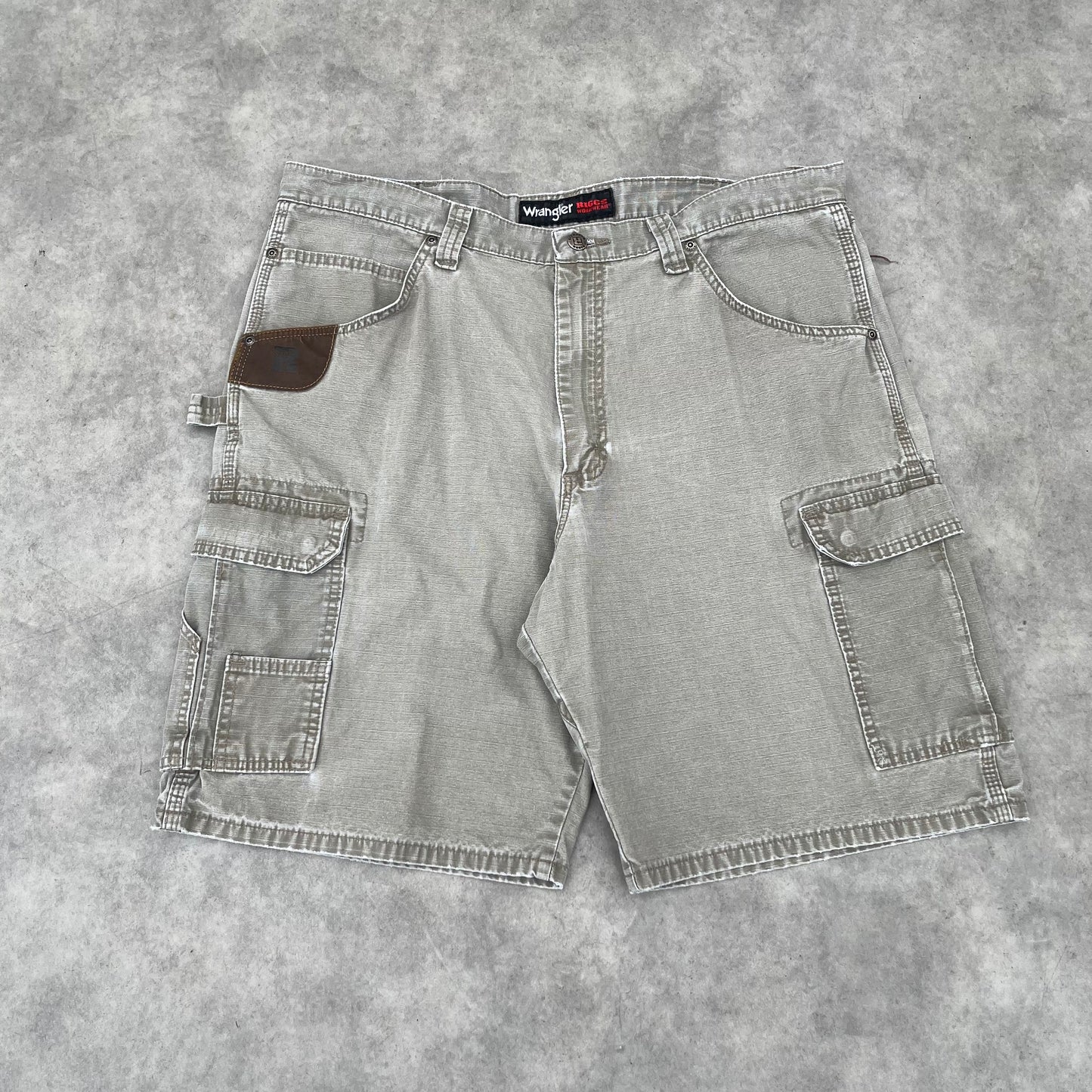 Wrangler Beige Cargo Shorts W38
