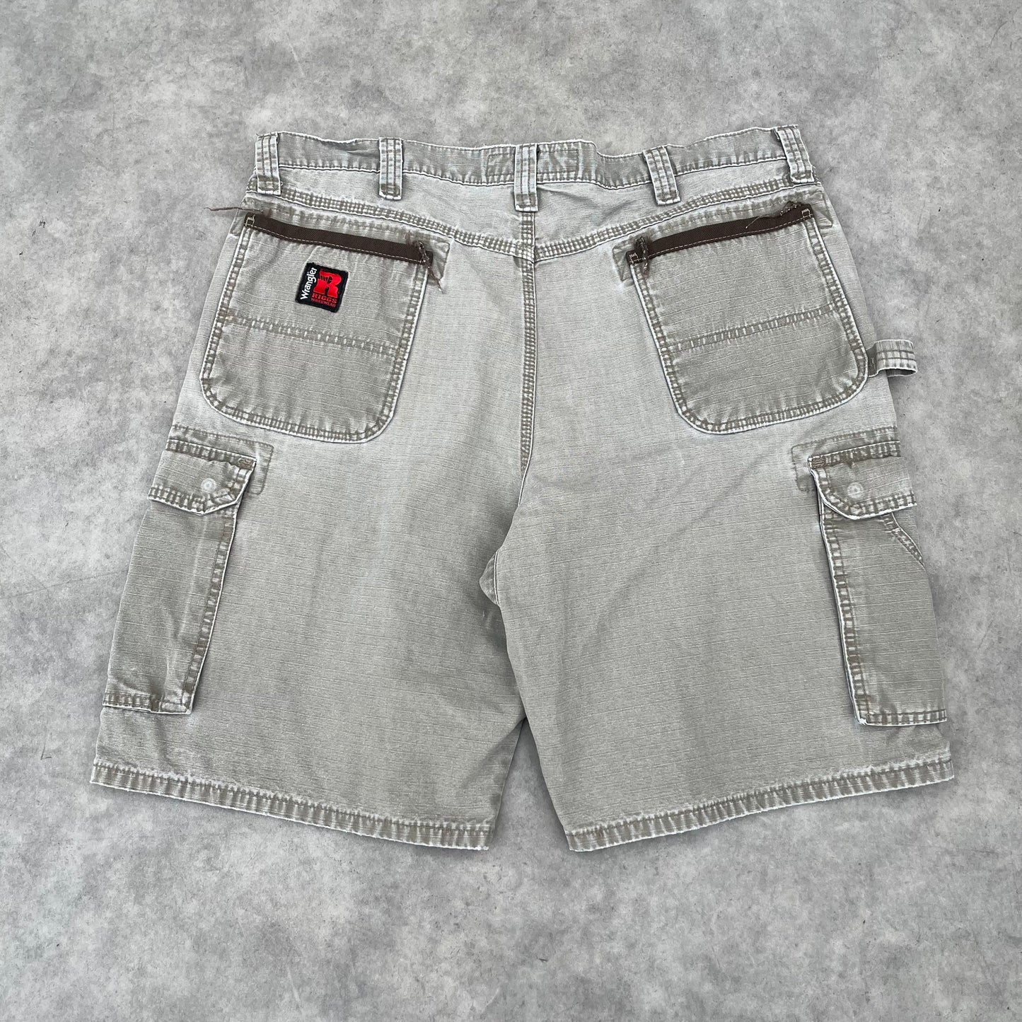 Wrangler Beige Cargo Shorts W38