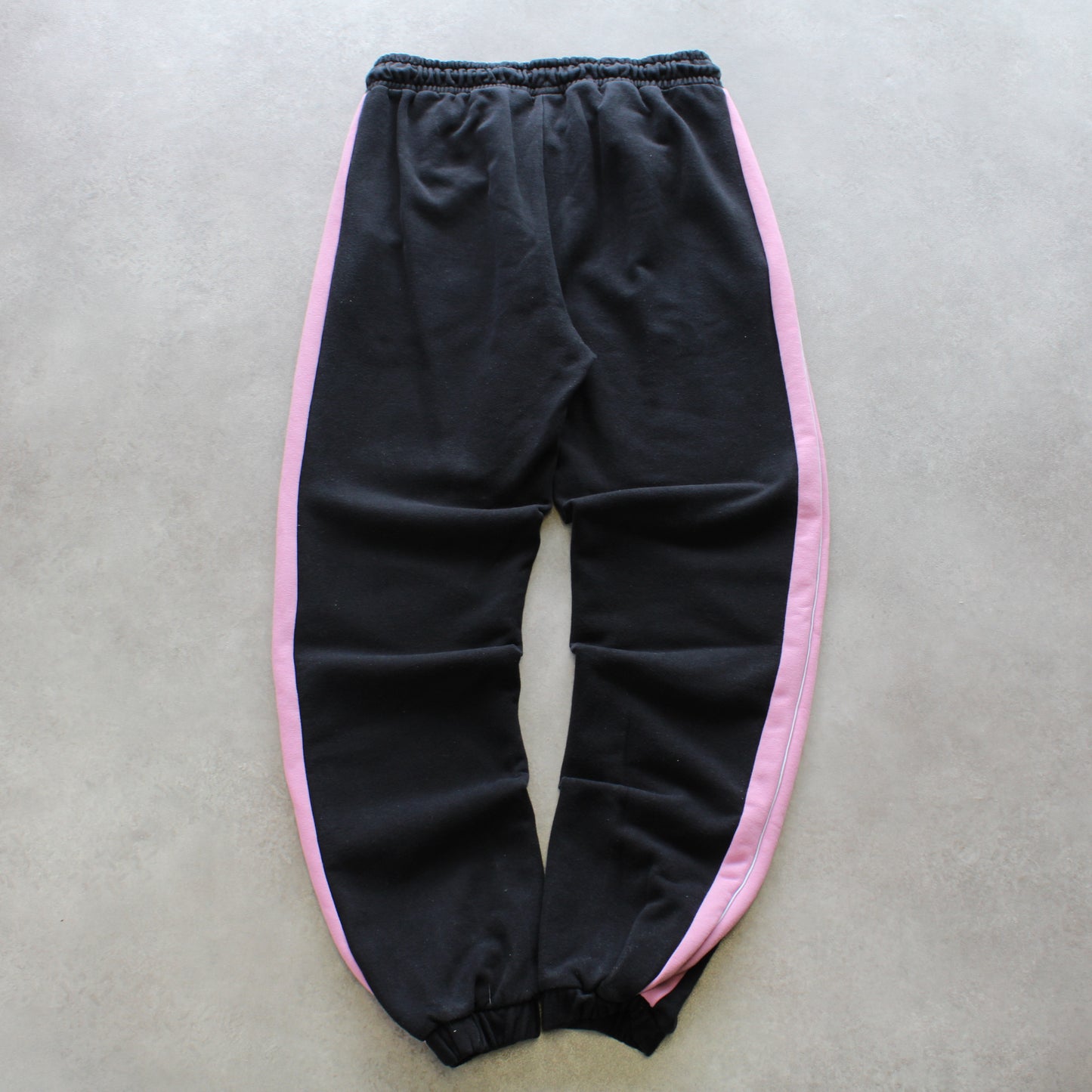 Ellesse Vintage Track Pants – Black & Pink (Woman-M)