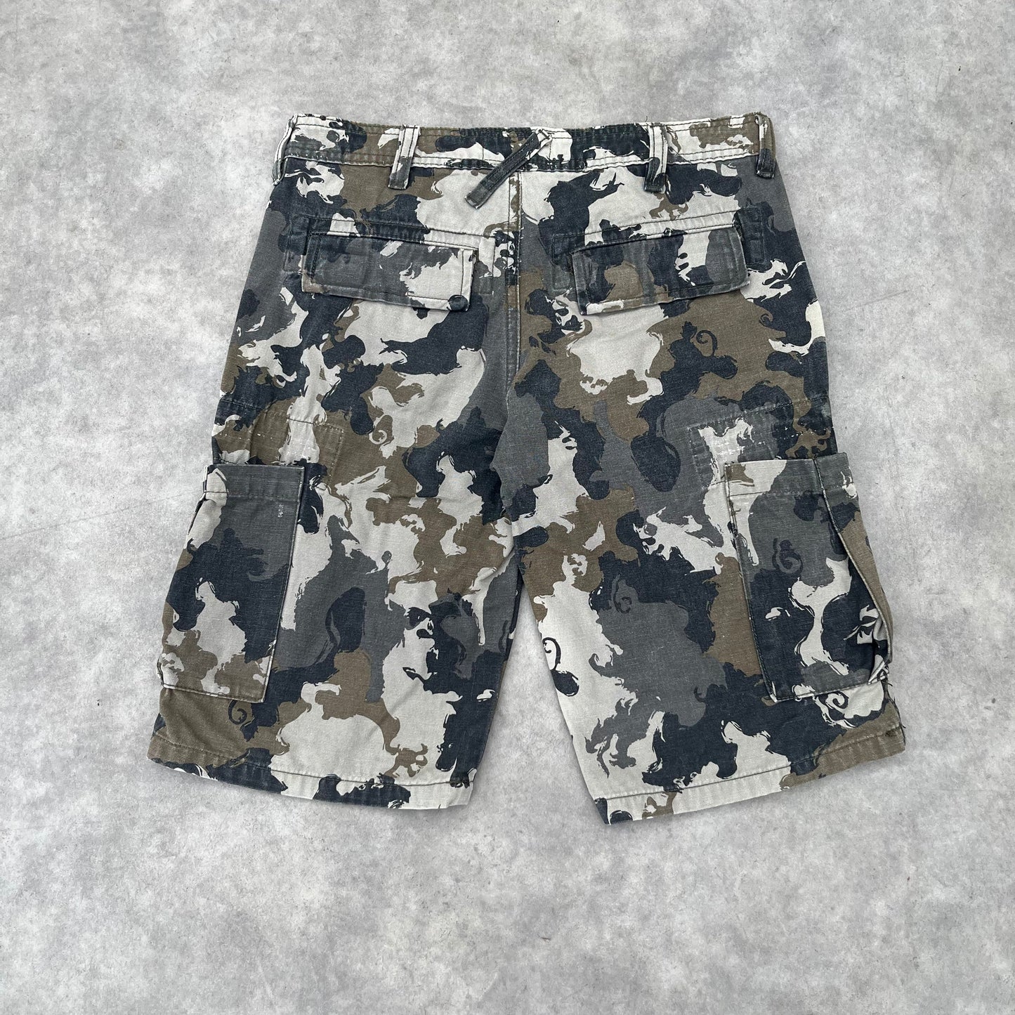 Oxygen Camo Cargo Shorts XS