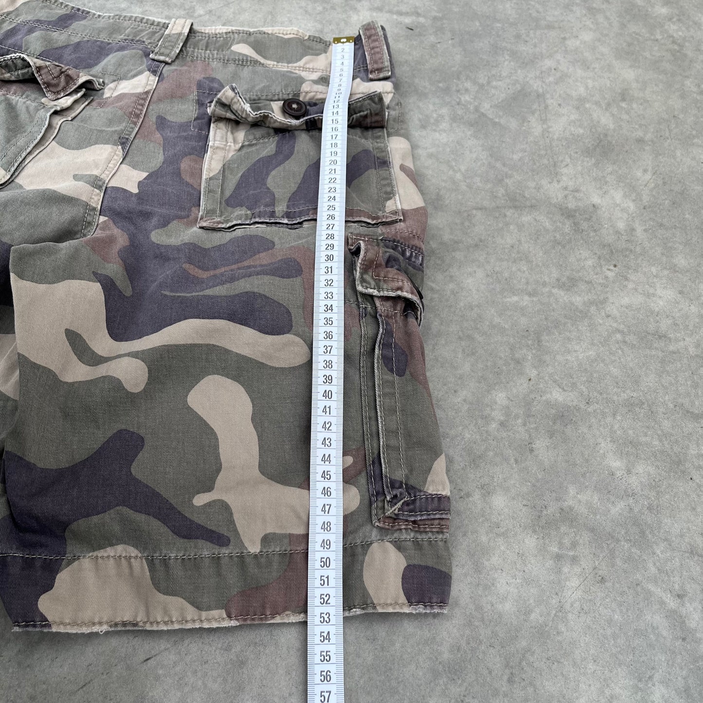 American Eagle Camo Cargo Shorts W28