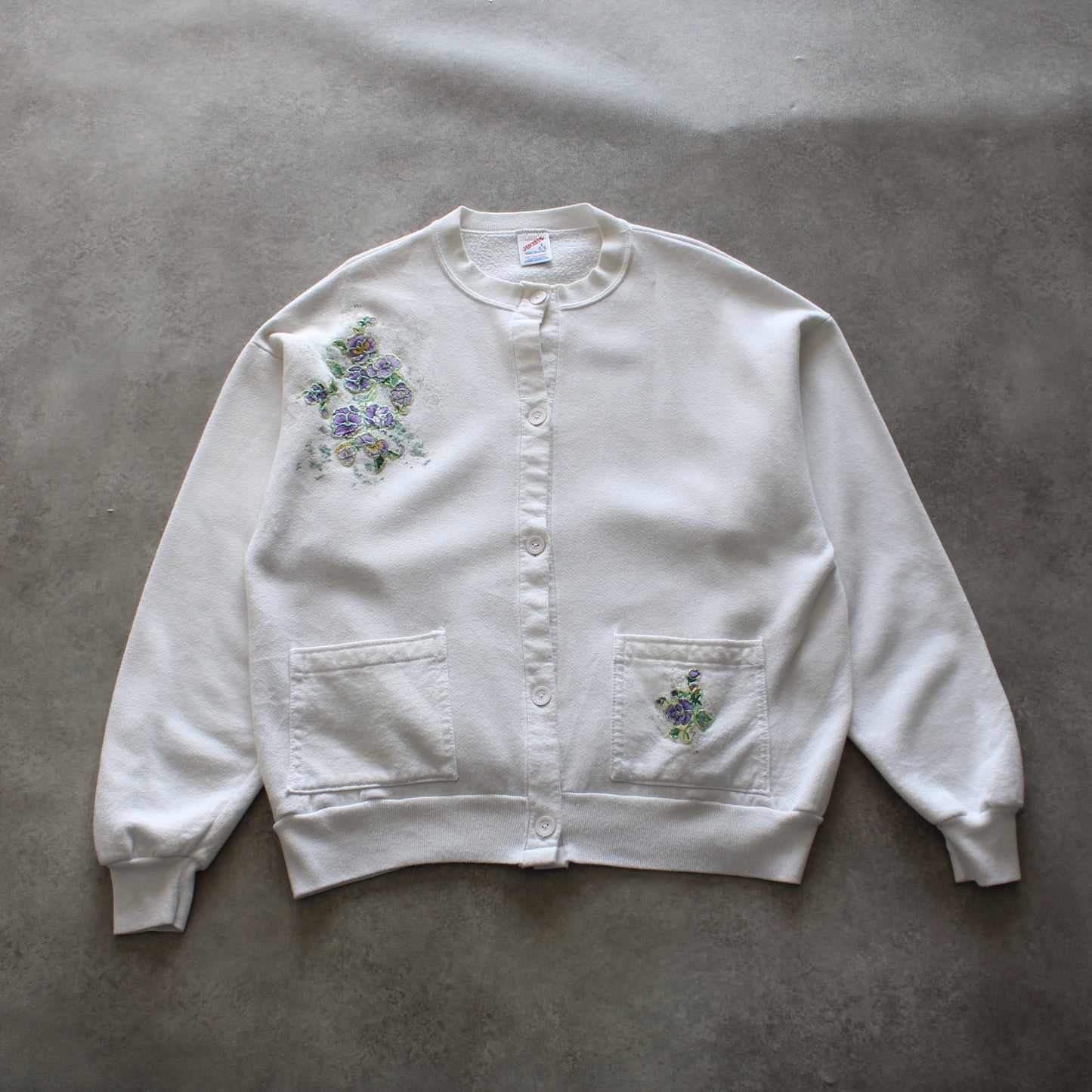 Jerzees Vintage White Embroidered Sweatshirt (Woman-L)