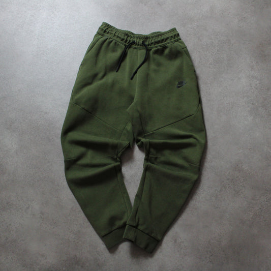 Nike Tech Fleece Jogginghose (Kinder - 170 cm)