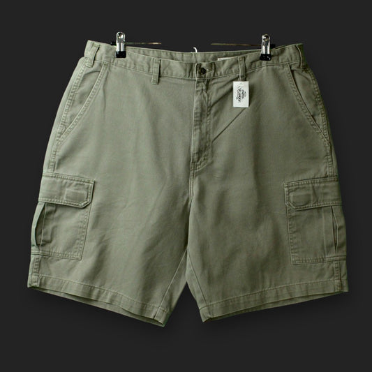 Dickies Cargo-Shorts (Größe W38)