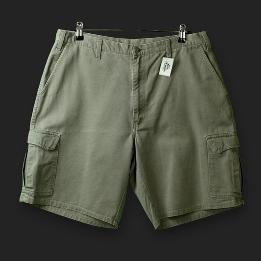 Dickies Cargo-Shorts (Größe W38)