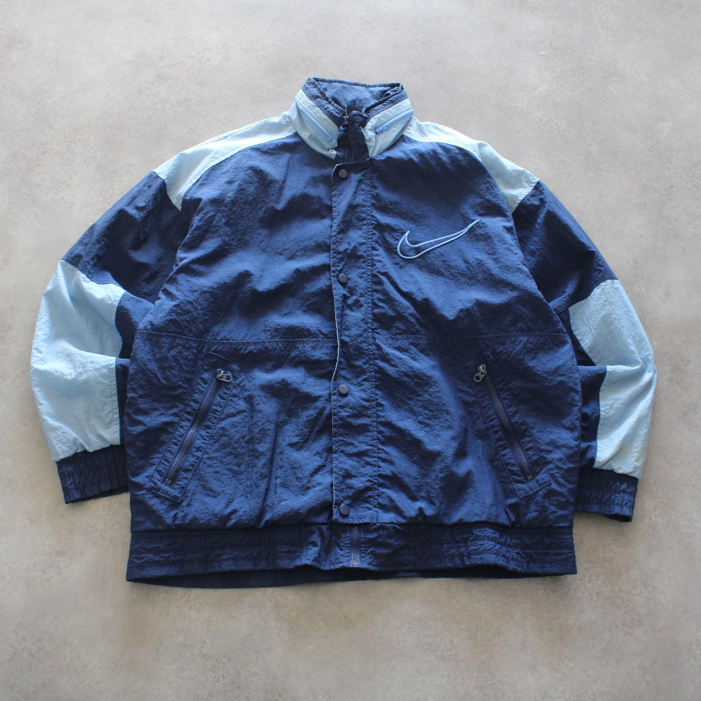 Nike 90’s Vintage Embroidered Back Jacket – Navy/Light Blue (Man-M)