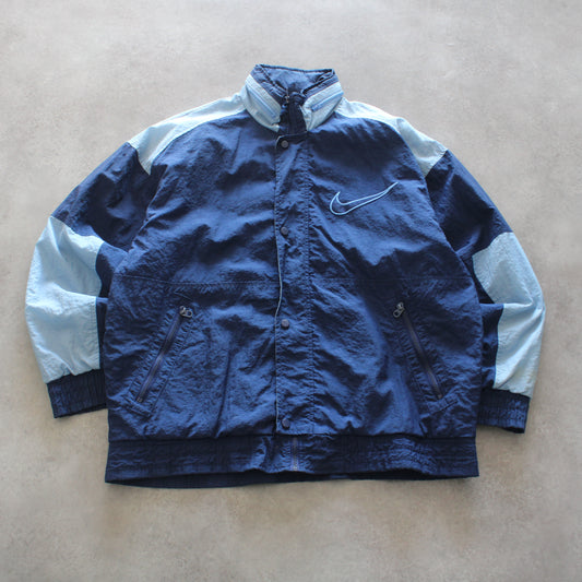 Nike 90’s Vintage Embroidered Back Jacket – Navy/Light Blue (Man-M)
