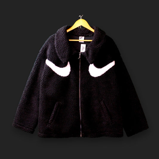 Nike Flauschige Jacke (Größe 3XL)