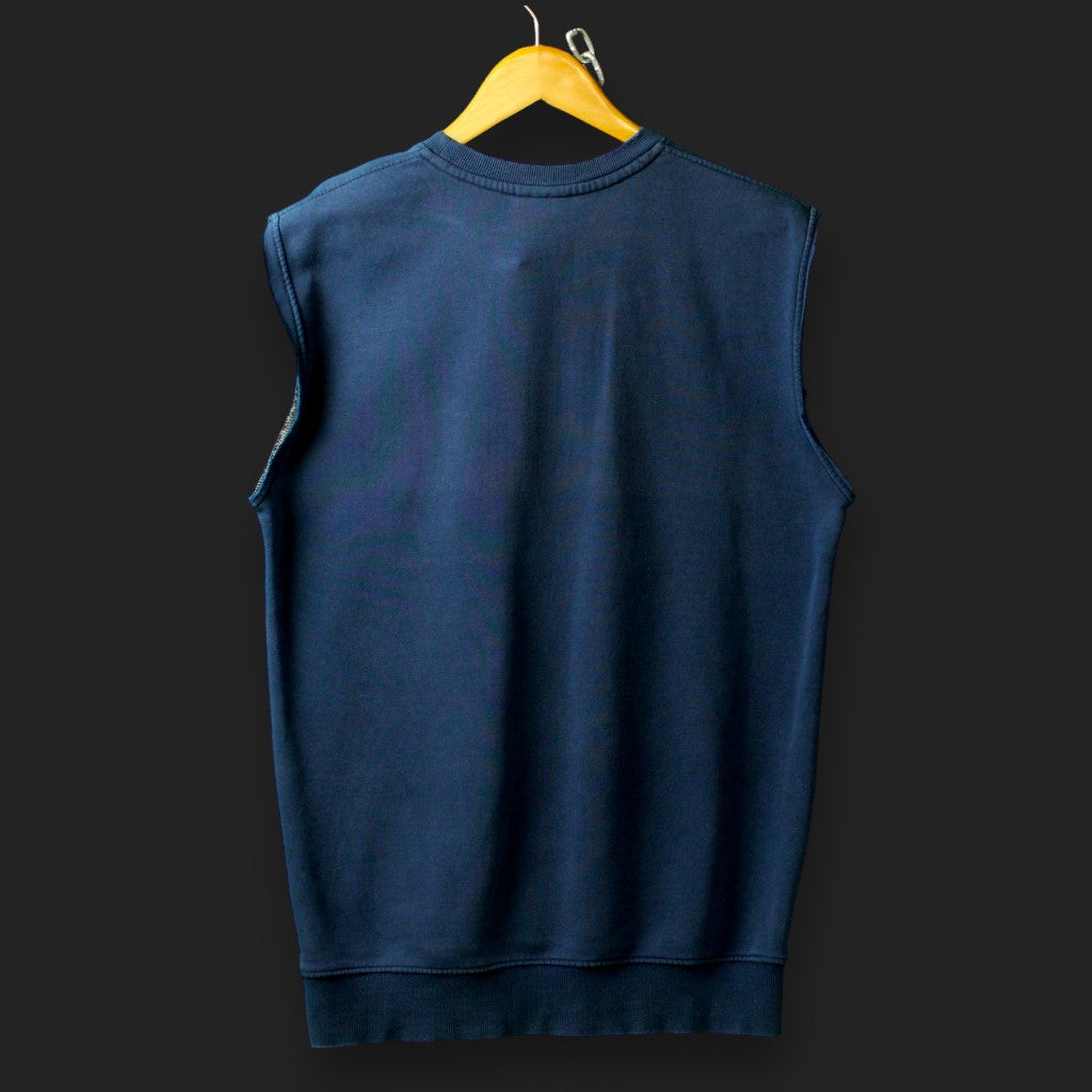 Patriotischer Pullover mit abgeschnittenen Ärmeln (Größe M)