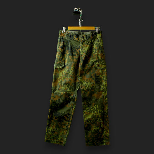 Camouflage-Cargohose (Größe 30)