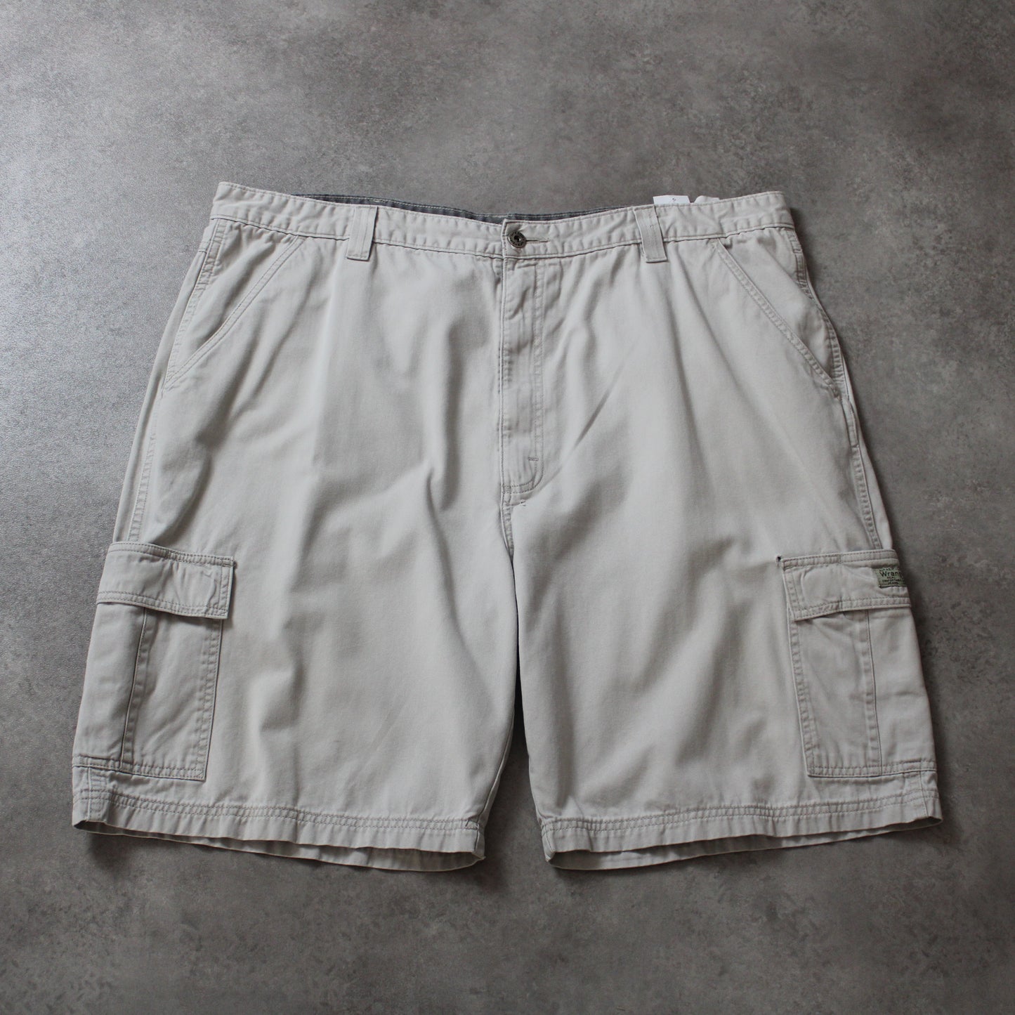 Wrangler Cargo-Shorts (Größe W42) 