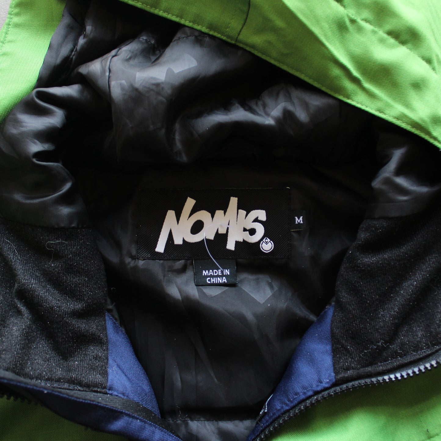 Nomis Snowboard Jacket – Green/Navy/White (Man-M)